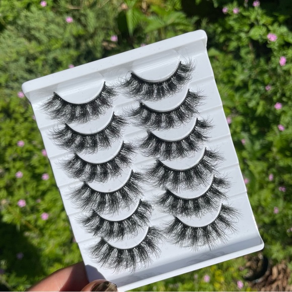 New! HP! ☆ Faux Mink 5 Pack False Eyelashes Includes Wispy Lashes - Picture 5 of 10